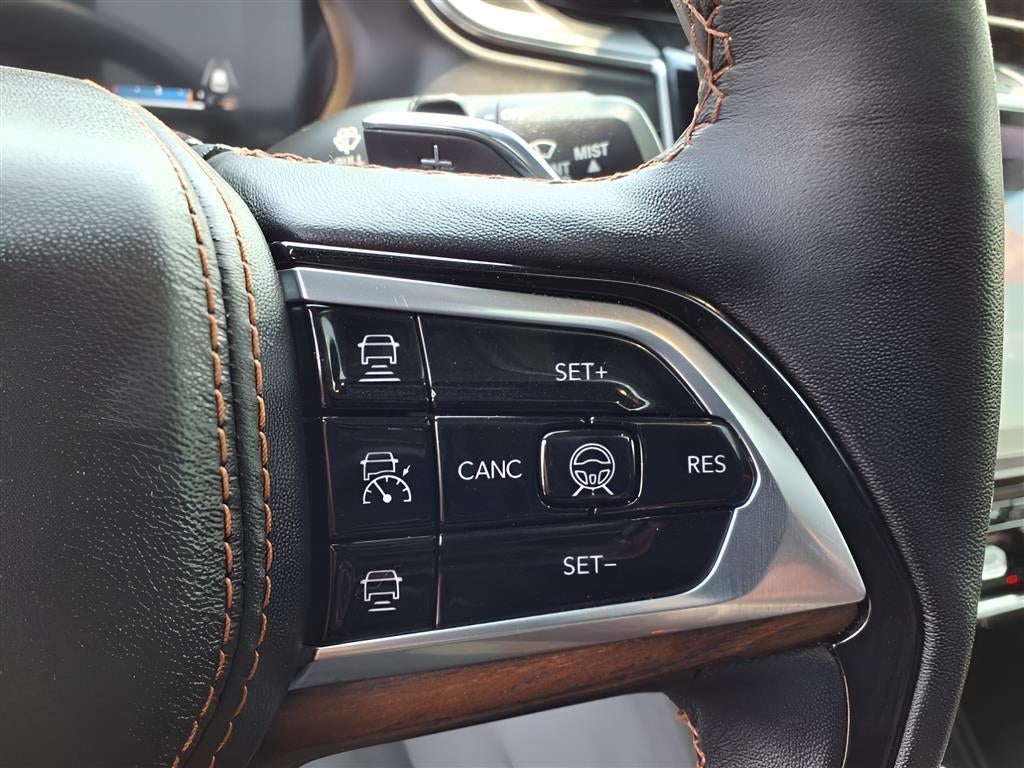 2023 Jeep Grand Cherokee Summit