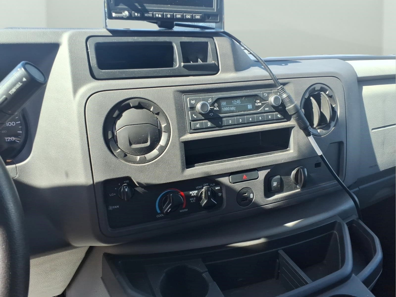2022 Ford E-350SD Base Cutaway