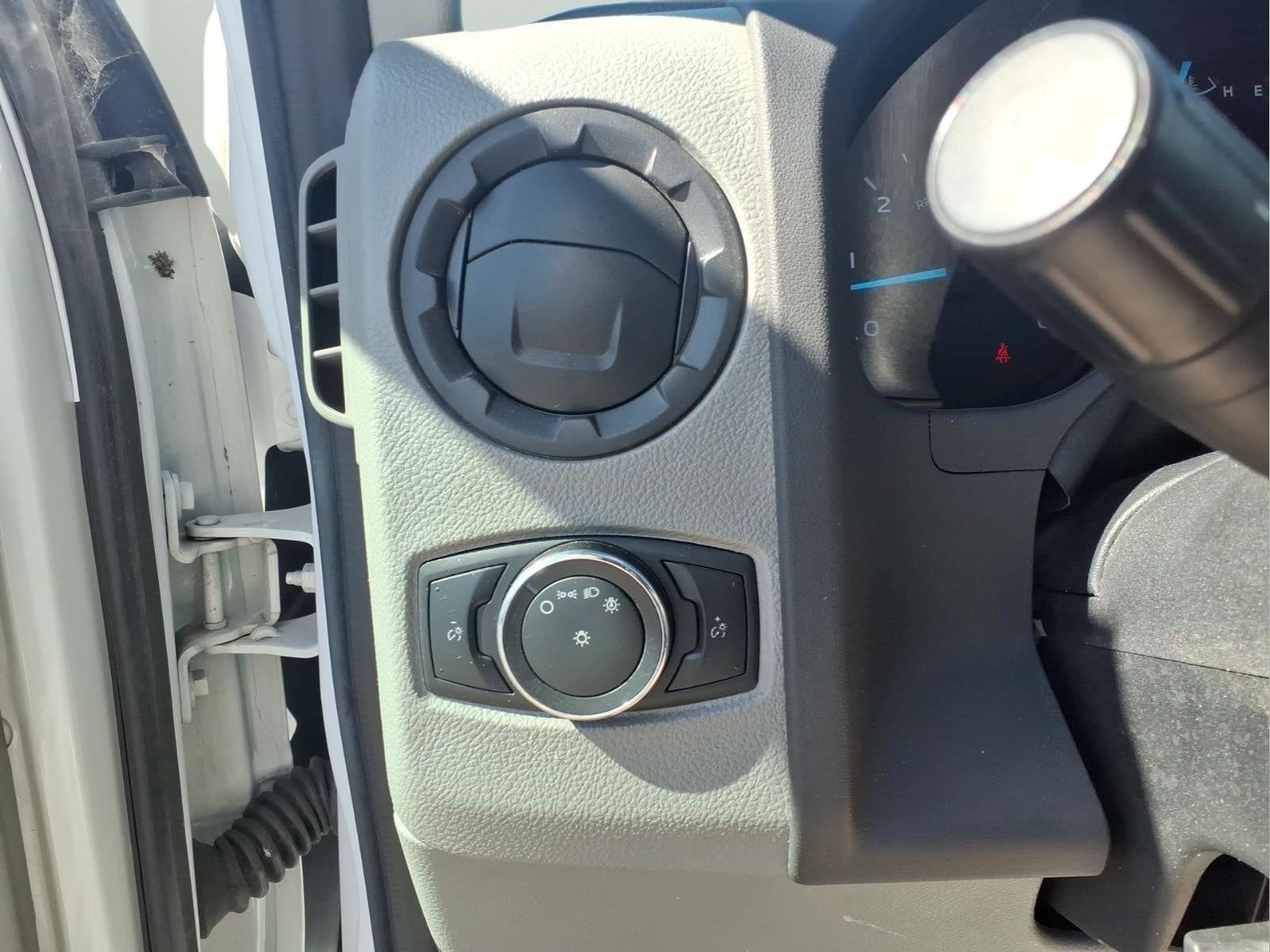 2022 Ford E-350SD Base Cutaway