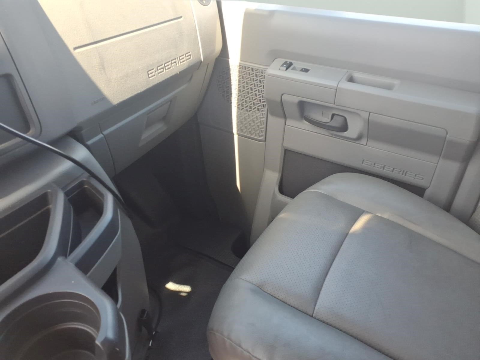 2022 Ford E-350SD Base Cutaway