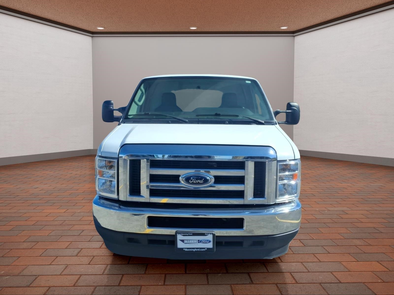 2022 Ford E-350SD Base Cutaway