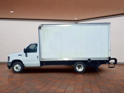 2022 Ford E-350SD Base Cutaway
