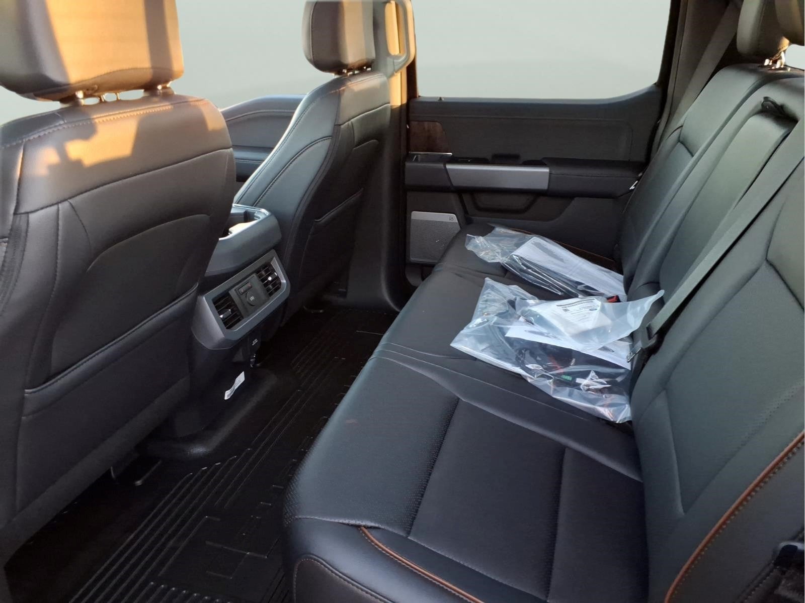 2027 Ford F-350SD Lariat
