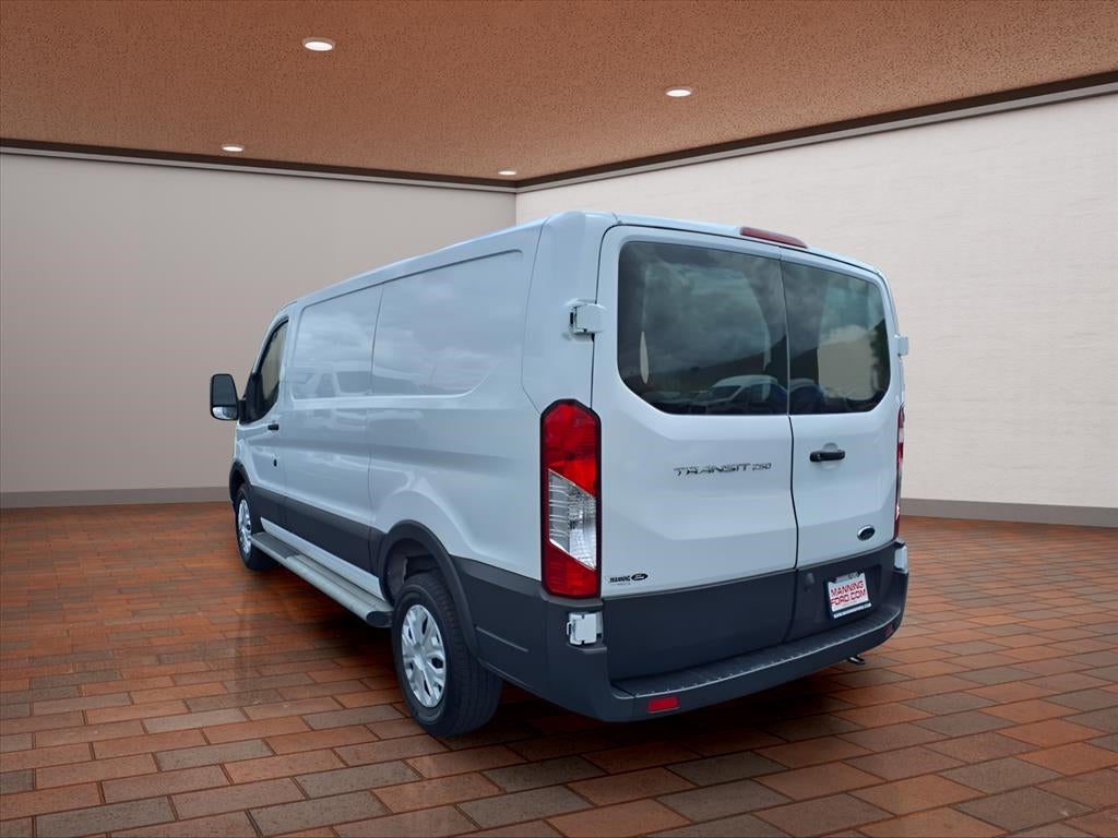 2022 Ford Transit-250 Base
