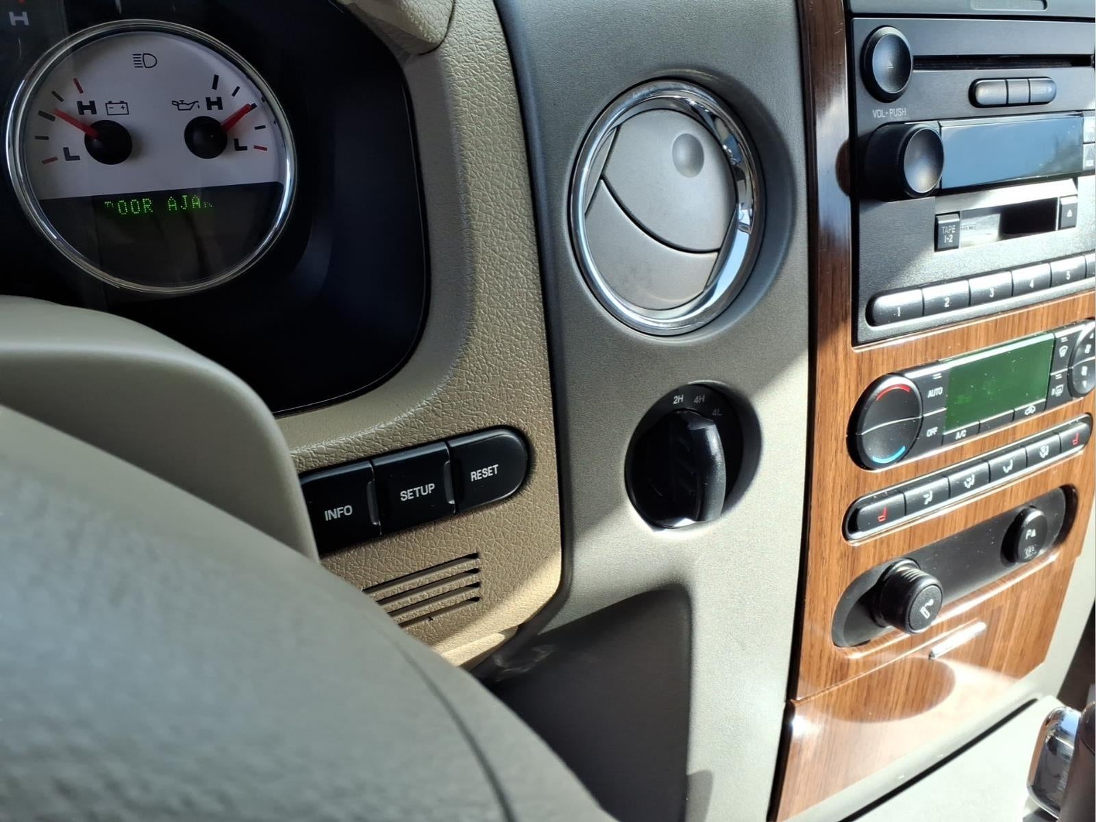 2004 Ford F-150 Lariat