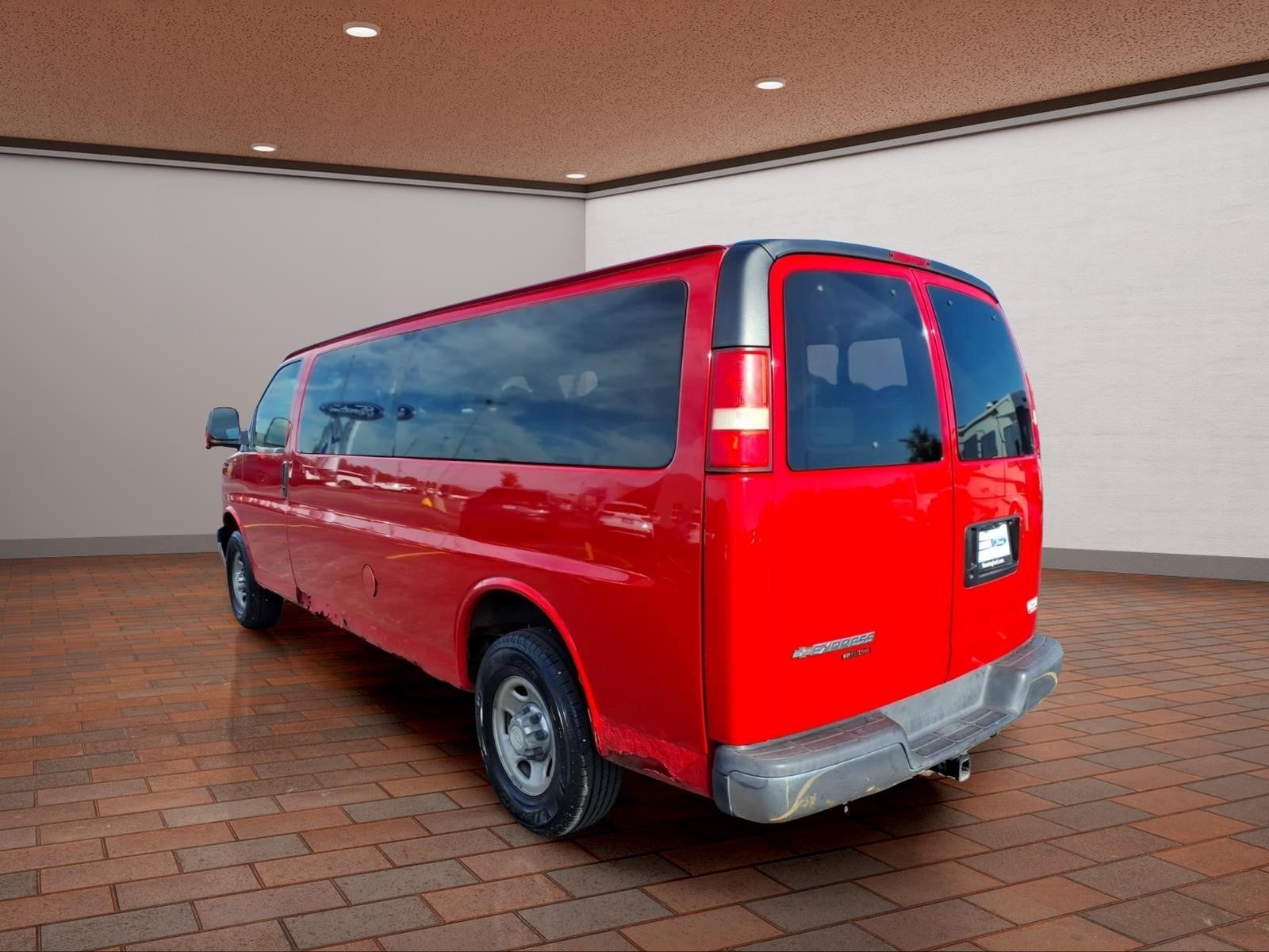 2007 Chevrolet Express Van G3500 LS 15 passenger