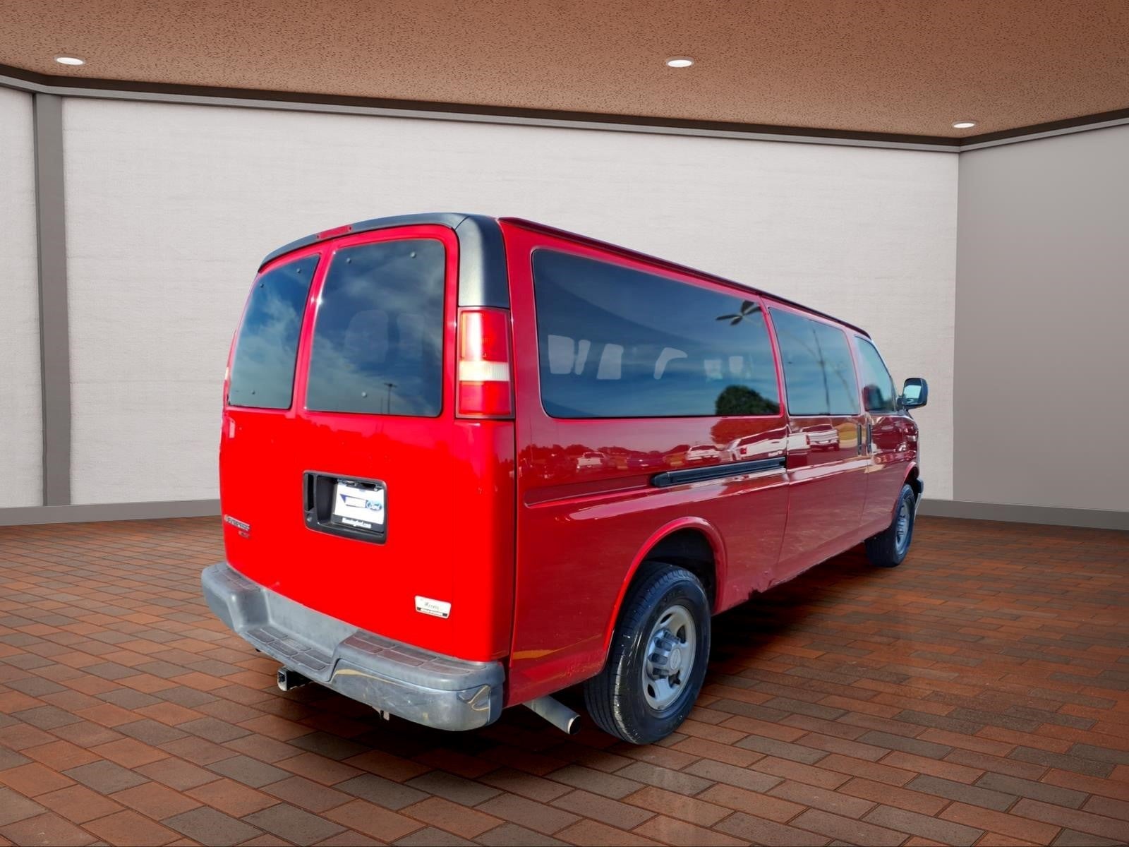 2007 Chevrolet Express Van G3500 LS 15 passenger