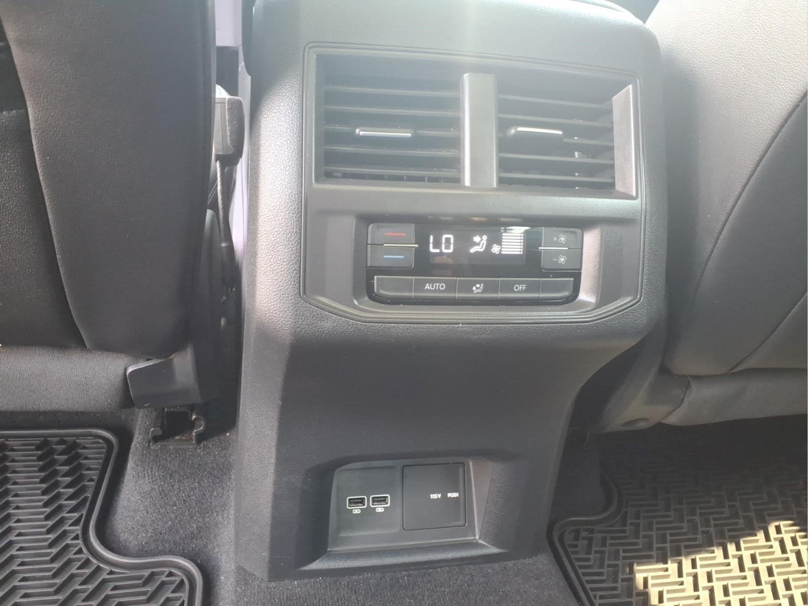 2021 Volkswagen Atlas 3.6L V6 SE w/Technology R-Line