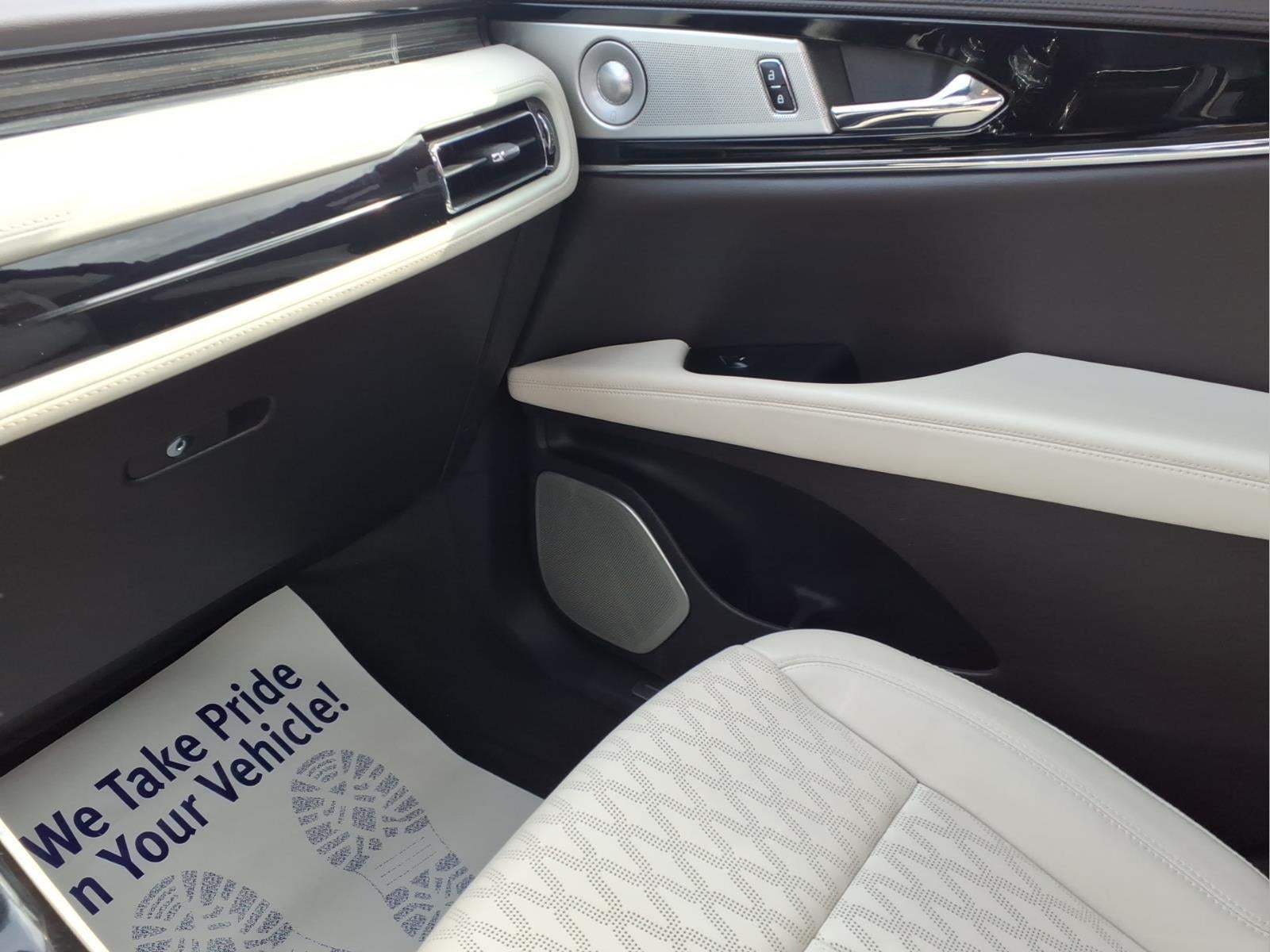 2022 Lincoln Nautilus Black Label