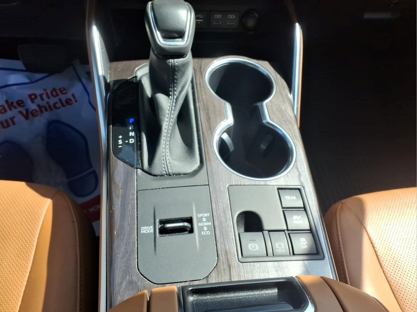 2023 Toyota Highlander Hybrid Platinum