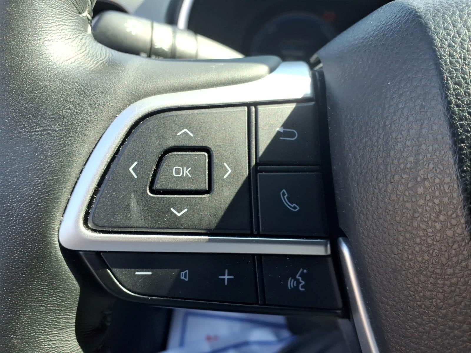 2023 Toyota Highlander Hybrid Platinum