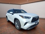 2023 Toyota Highlander Hybrid Platinum