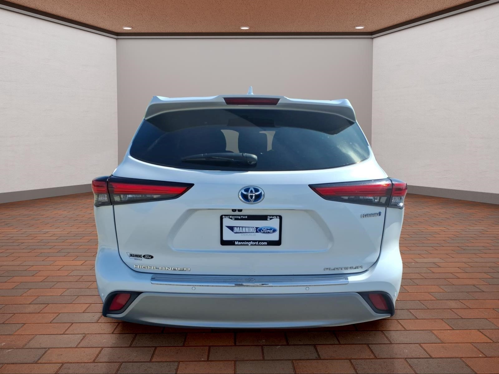 2023 Toyota Highlander Hybrid Platinum